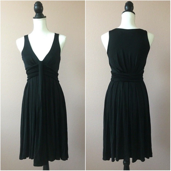 Diane von Furstenberg Dresses & Skirts - ⭐️3/$30 DIANE VON FURSTENBERG Fit & Flare Dress
